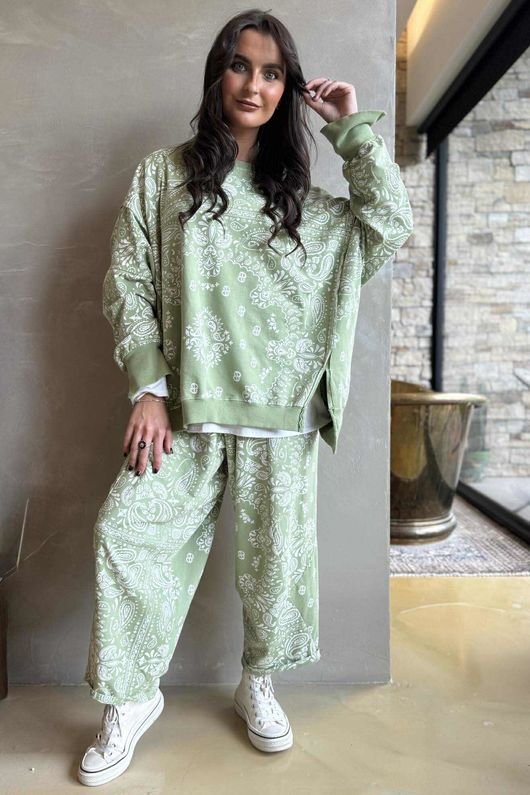 Bandana B Chill Sweatshirt Matcha